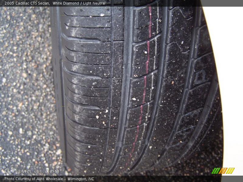 White Diamond / Light Neutral 2005 Cadillac CTS Sedan