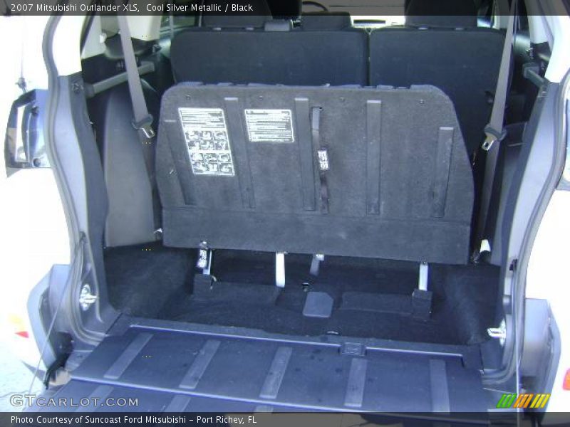 Cool Silver Metallic / Black 2007 Mitsubishi Outlander XLS