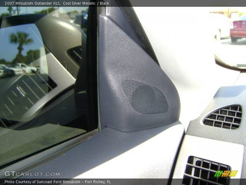 Cool Silver Metallic / Black 2007 Mitsubishi Outlander XLS