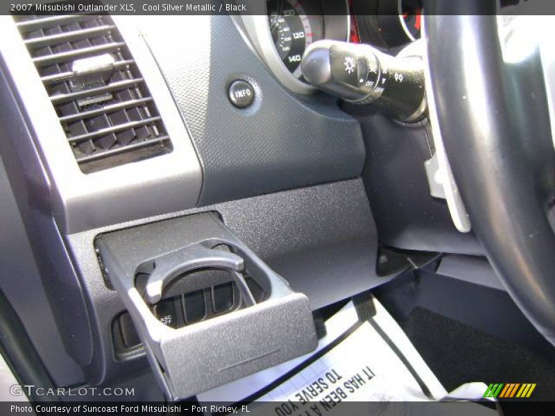 Cool Silver Metallic / Black 2007 Mitsubishi Outlander XLS