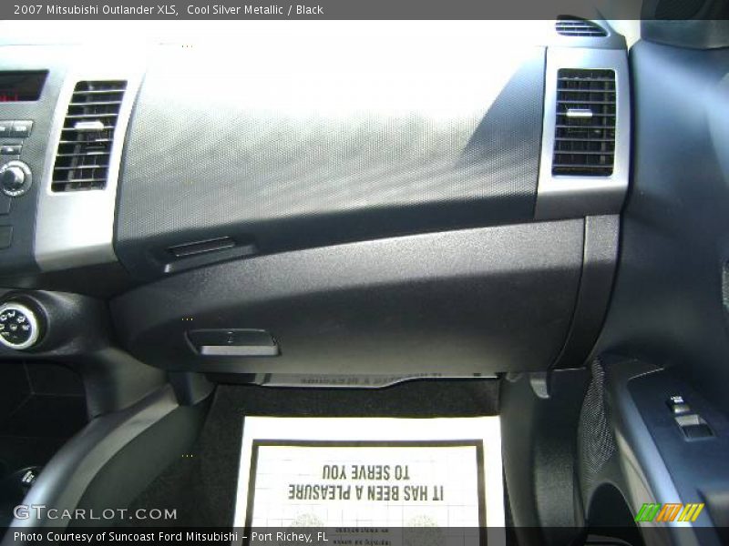 Cool Silver Metallic / Black 2007 Mitsubishi Outlander XLS