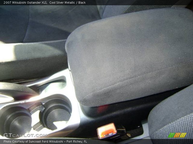 Cool Silver Metallic / Black 2007 Mitsubishi Outlander XLS