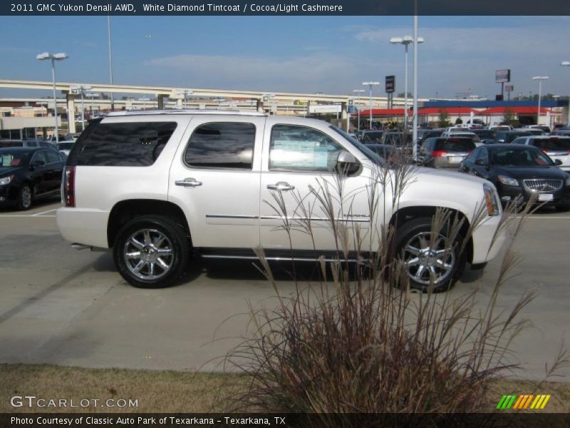 White Diamond Tintcoat / Cocoa/Light Cashmere 2011 GMC Yukon Denali AWD