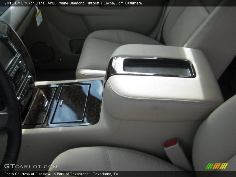 White Diamond Tintcoat / Cocoa/Light Cashmere 2011 GMC Yukon Denali AWD