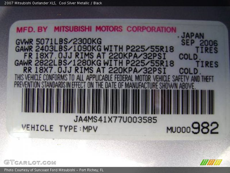 Cool Silver Metallic / Black 2007 Mitsubishi Outlander XLS