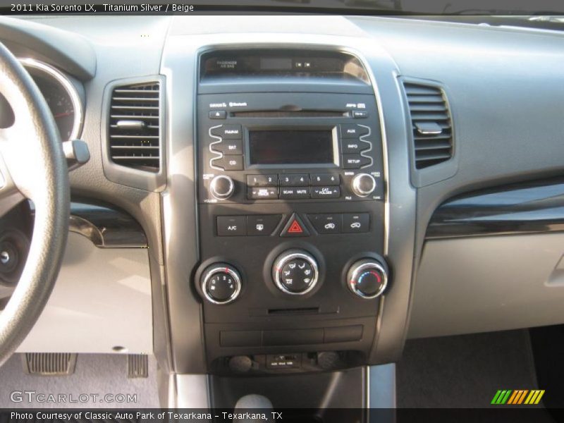 Titanium Silver / Beige 2011 Kia Sorento LX