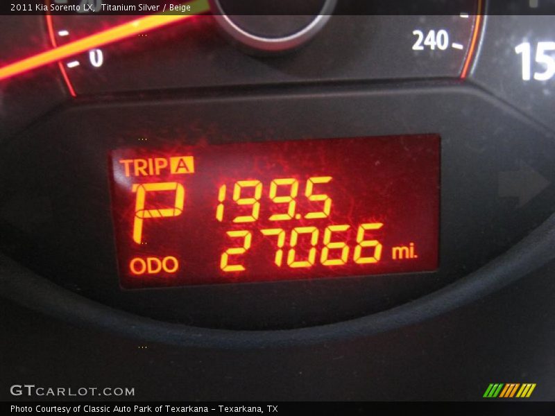 Titanium Silver / Beige 2011 Kia Sorento LX