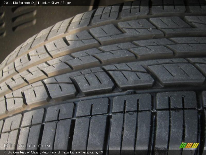 Titanium Silver / Beige 2011 Kia Sorento LX