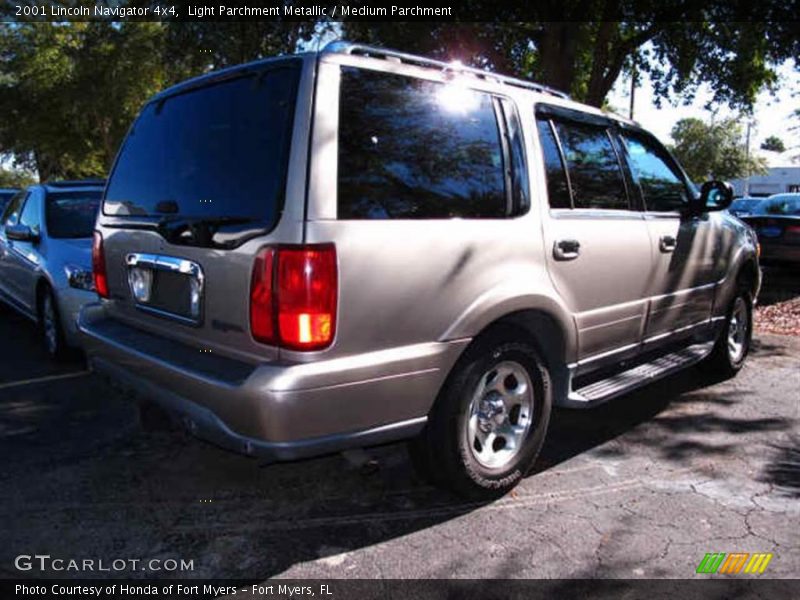 Light Parchment Metallic / Medium Parchment 2001 Lincoln Navigator 4x4