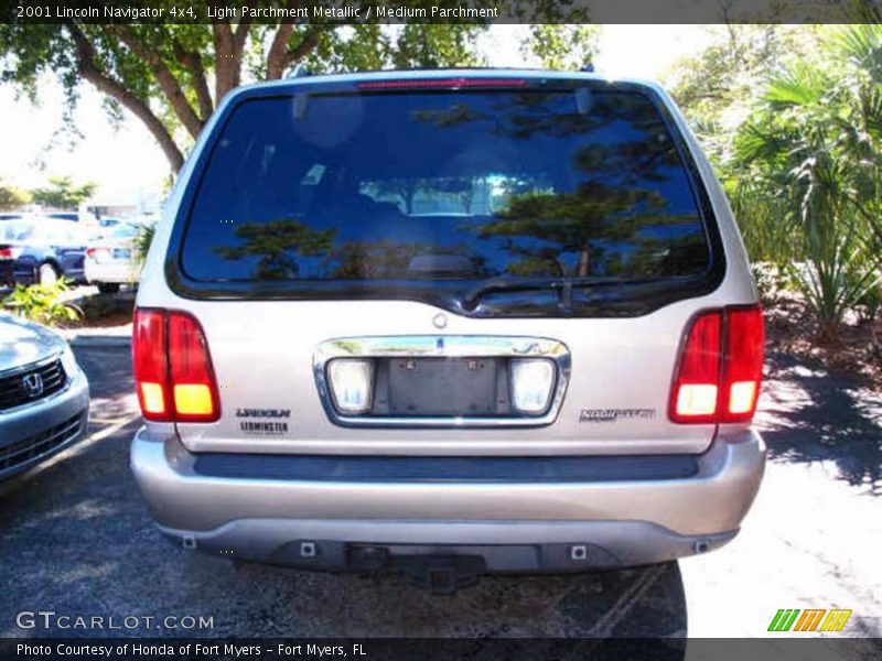 Light Parchment Metallic / Medium Parchment 2001 Lincoln Navigator 4x4