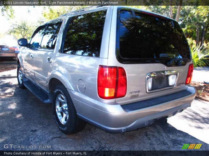 Light Parchment Metallic / Medium Parchment 2001 Lincoln Navigator 4x4