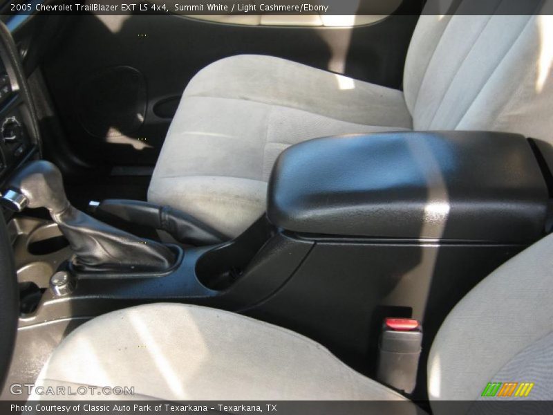 Summit White / Light Cashmere/Ebony 2005 Chevrolet TrailBlazer EXT LS 4x4