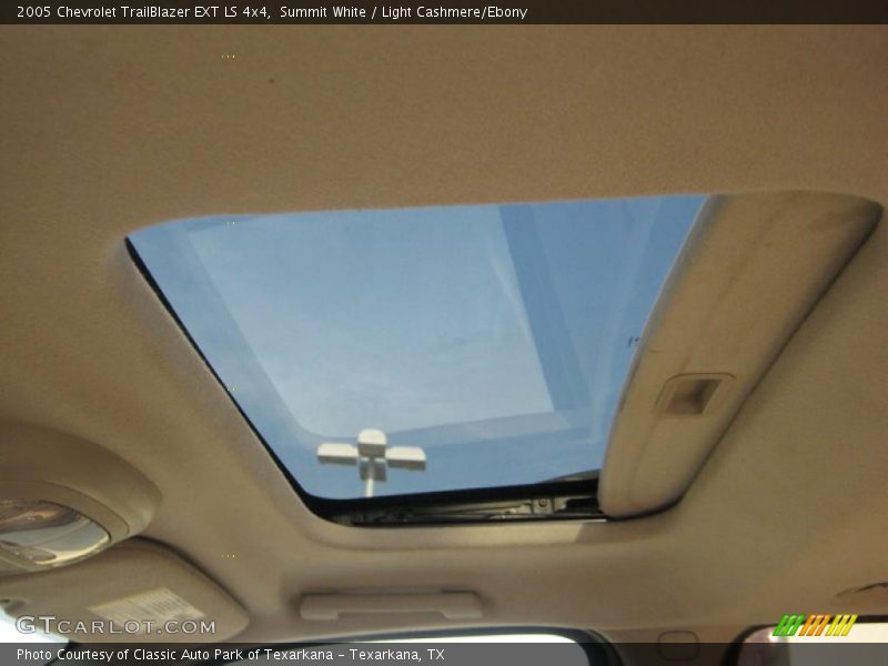 Summit White / Light Cashmere/Ebony 2005 Chevrolet TrailBlazer EXT LS 4x4