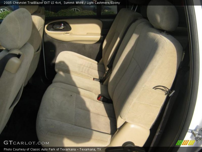 Summit White / Light Cashmere/Ebony 2005 Chevrolet TrailBlazer EXT LS 4x4