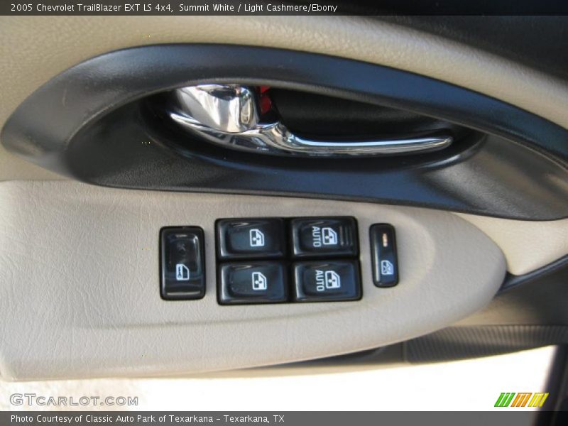 Summit White / Light Cashmere/Ebony 2005 Chevrolet TrailBlazer EXT LS 4x4