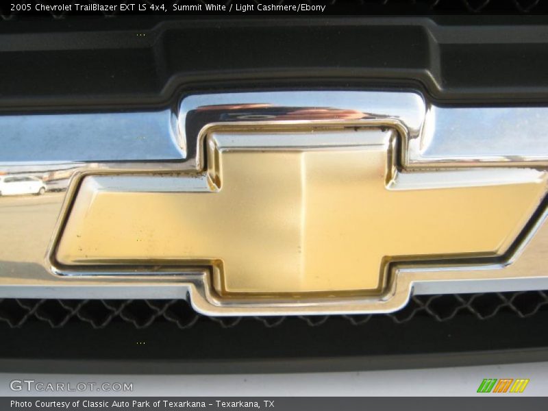 Summit White / Light Cashmere/Ebony 2005 Chevrolet TrailBlazer EXT LS 4x4