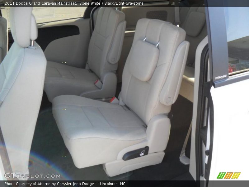  2011 Grand Caravan Mainstreet Black/Light Graystone Interior