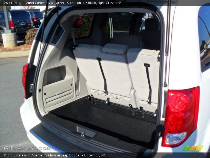 Stone White / Black/Light Graystone 2011 Dodge Grand Caravan Mainstreet