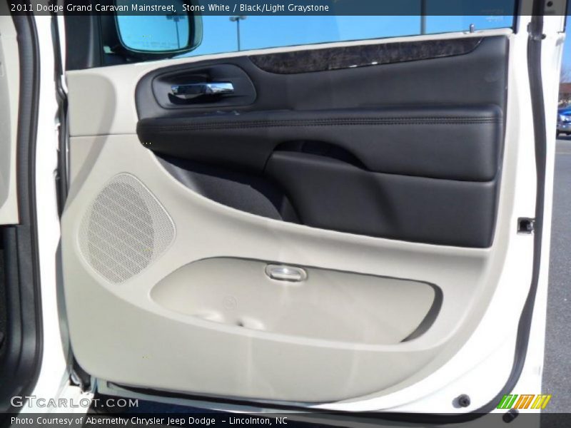 Stone White / Black/Light Graystone 2011 Dodge Grand Caravan Mainstreet