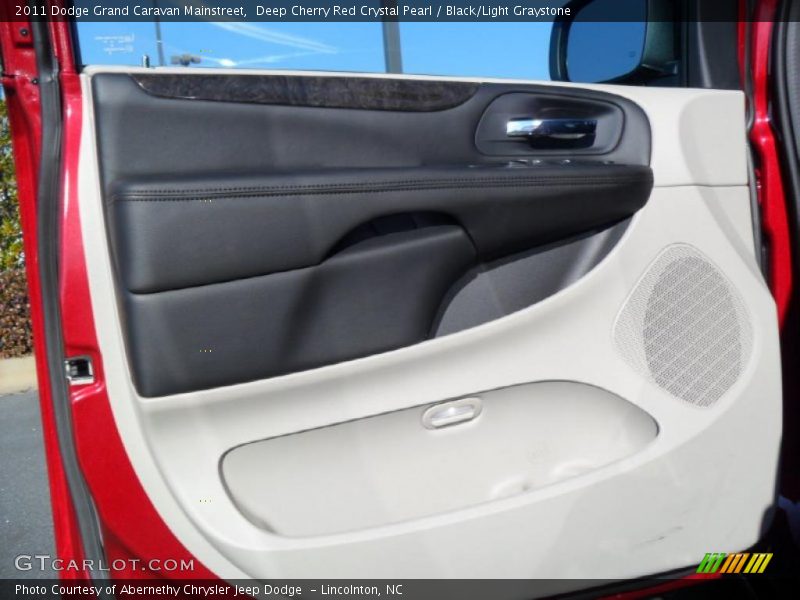 Deep Cherry Red Crystal Pearl / Black/Light Graystone 2011 Dodge Grand Caravan Mainstreet