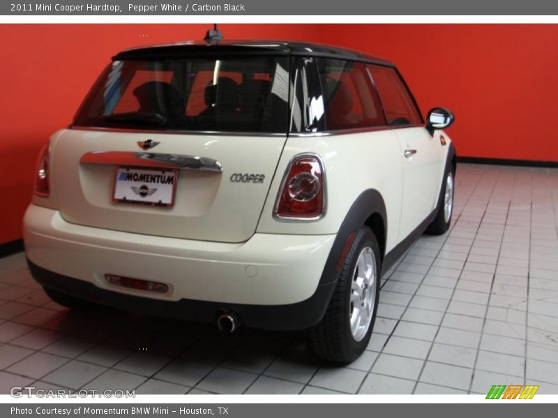 Pepper White / Carbon Black 2011 Mini Cooper Hardtop