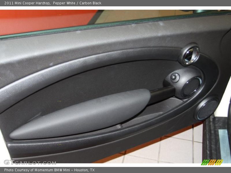 Pepper White / Carbon Black 2011 Mini Cooper Hardtop