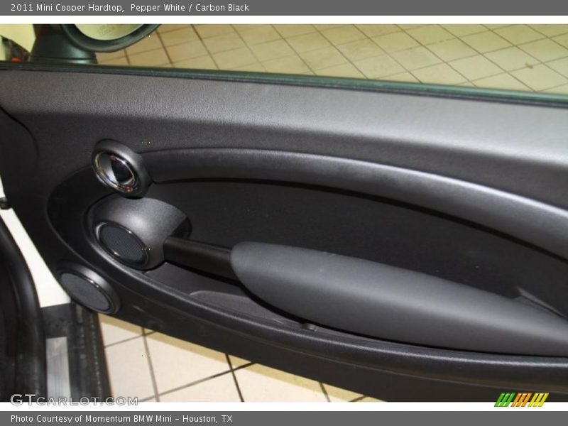 Pepper White / Carbon Black 2011 Mini Cooper Hardtop