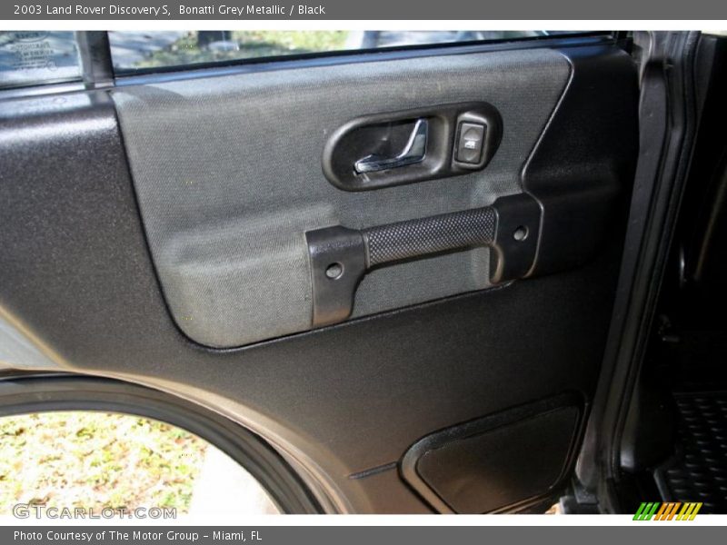 Bonatti Grey Metallic / Black 2003 Land Rover Discovery S