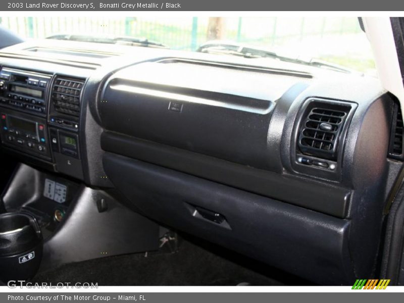 Bonatti Grey Metallic / Black 2003 Land Rover Discovery S