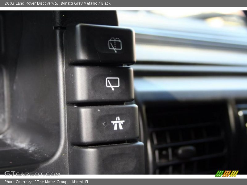 Bonatti Grey Metallic / Black 2003 Land Rover Discovery S