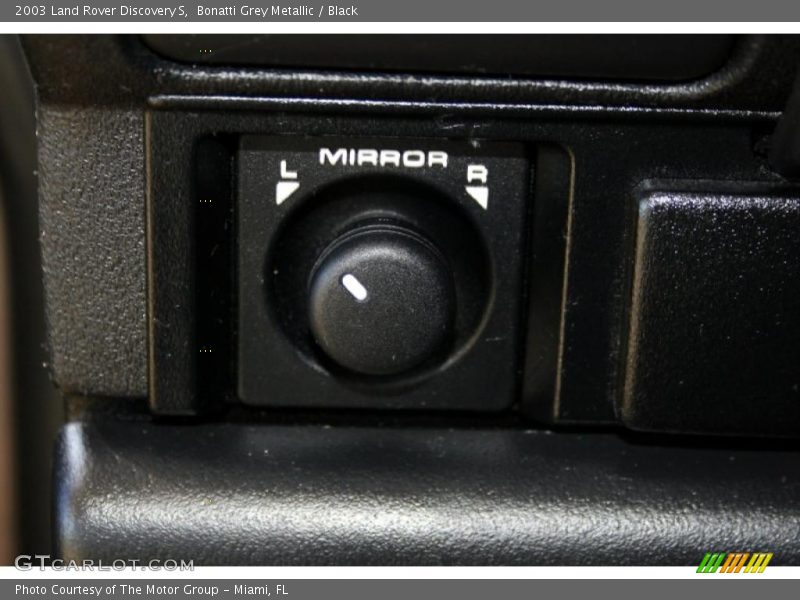 Bonatti Grey Metallic / Black 2003 Land Rover Discovery S