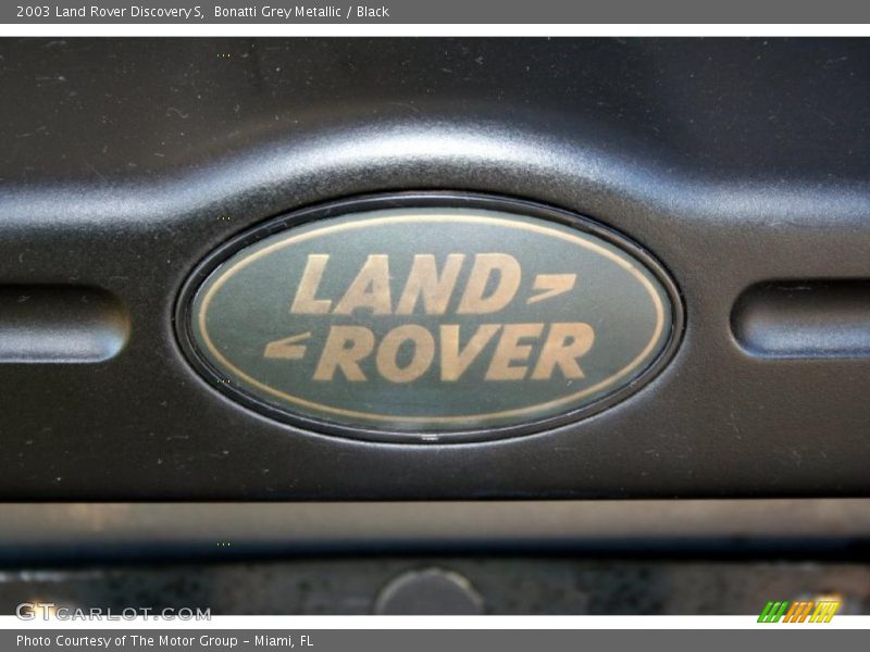 Bonatti Grey Metallic / Black 2003 Land Rover Discovery S