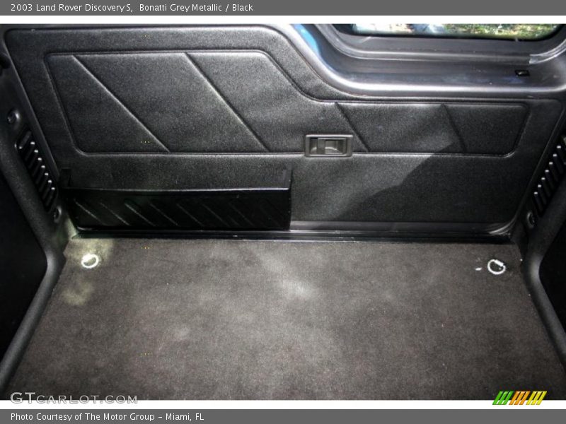 Bonatti Grey Metallic / Black 2003 Land Rover Discovery S