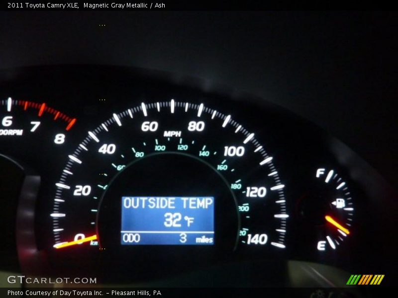 Magnetic Gray Metallic / Ash 2011 Toyota Camry XLE