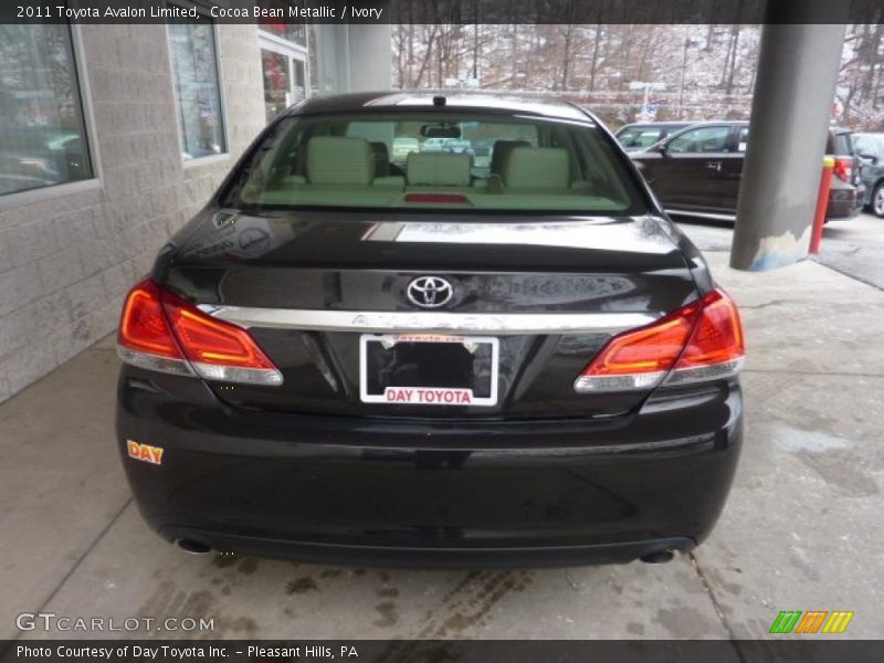Cocoa Bean Metallic / Ivory 2011 Toyota Avalon Limited