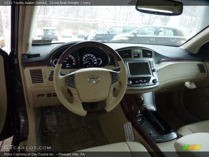 Cocoa Bean Metallic / Ivory 2011 Toyota Avalon Limited