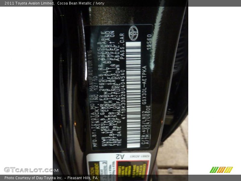 Cocoa Bean Metallic / Ivory 2011 Toyota Avalon Limited