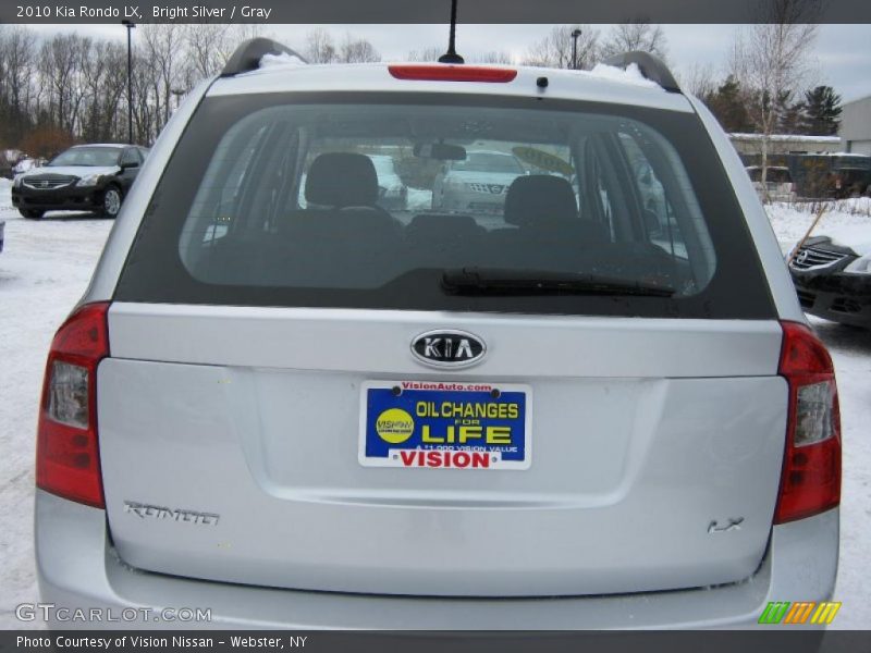 Bright Silver / Gray 2010 Kia Rondo LX