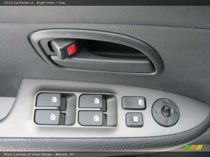 Bright Silver / Gray 2010 Kia Rondo LX