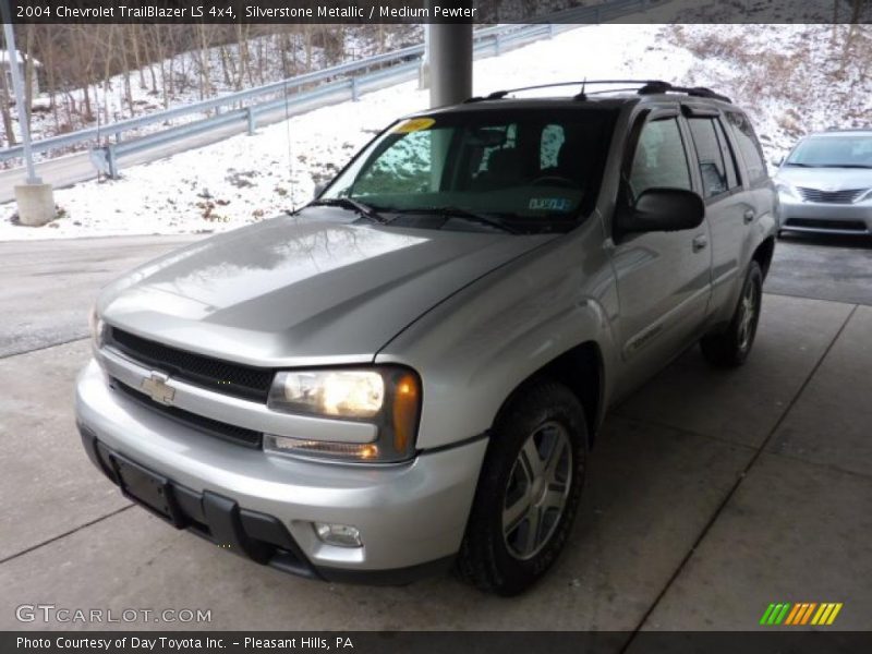 Silverstone Metallic / Medium Pewter 2004 Chevrolet TrailBlazer LS 4x4