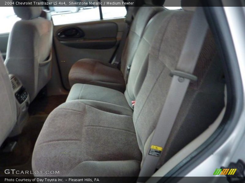 Silverstone Metallic / Medium Pewter 2004 Chevrolet TrailBlazer LS 4x4