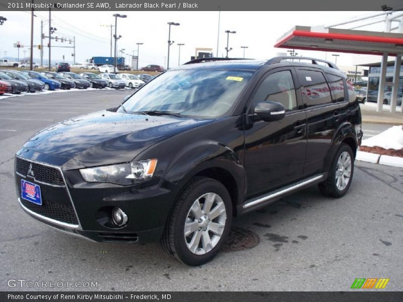 Labrador Black Pearl / Black 2011 Mitsubishi Outlander SE AWD