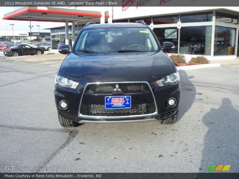 Labrador Black Pearl / Black 2011 Mitsubishi Outlander SE AWD