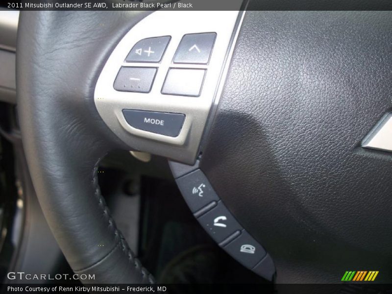 Labrador Black Pearl / Black 2011 Mitsubishi Outlander SE AWD