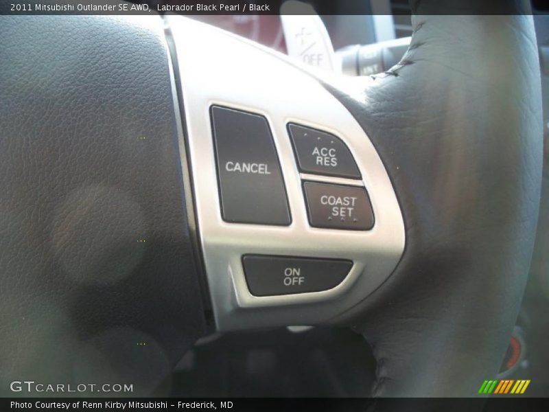 Labrador Black Pearl / Black 2011 Mitsubishi Outlander SE AWD