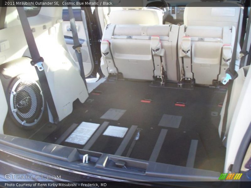  2011 Outlander SE Trunk