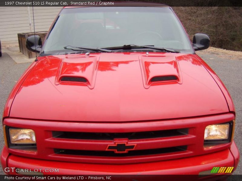 Standard Red / Graphite 1997 Chevrolet S10 LS Regular Cab