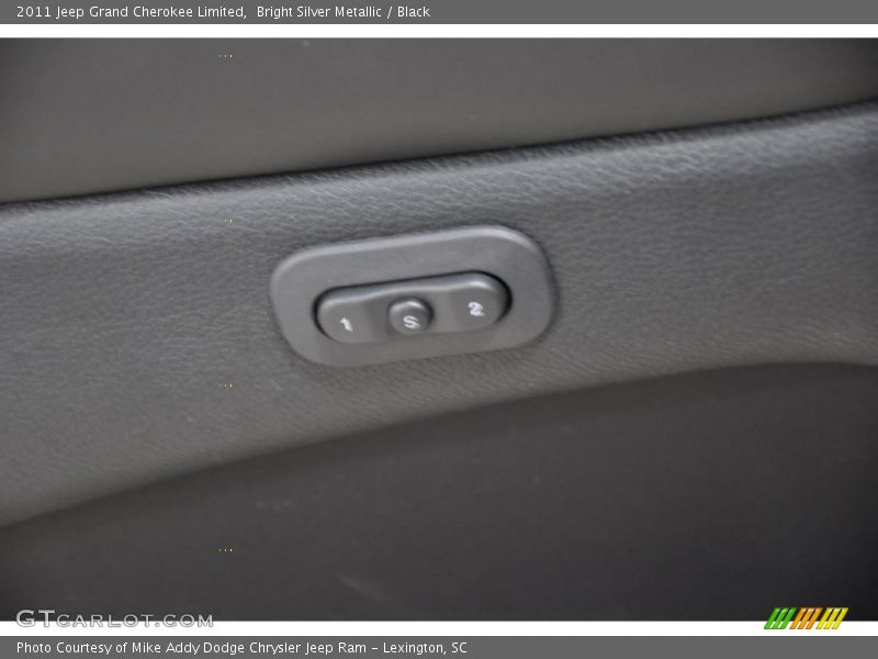 Bright Silver Metallic / Black 2011 Jeep Grand Cherokee Limited