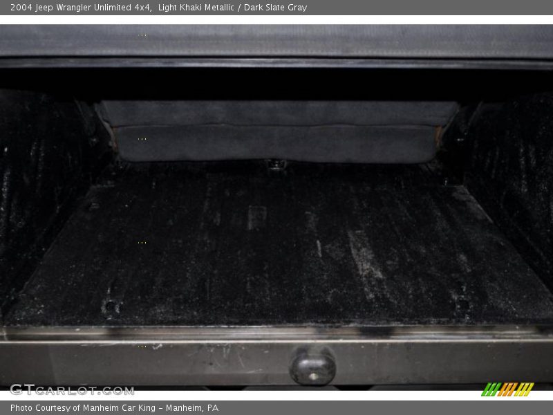 Light Khaki Metallic / Dark Slate Gray 2004 Jeep Wrangler Unlimited 4x4