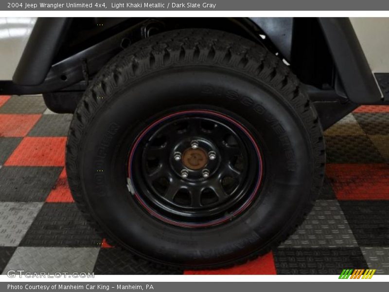 Light Khaki Metallic / Dark Slate Gray 2004 Jeep Wrangler Unlimited 4x4
